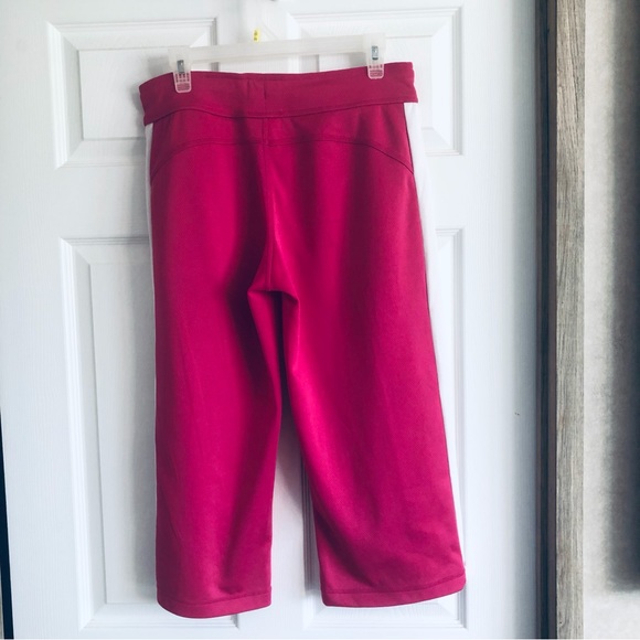 Danskin Capris Size Medium - Picture 7 of 9